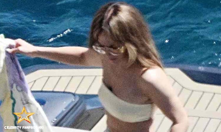 Jennifer Lopez vista sem Ben Affleck em férias na Itália