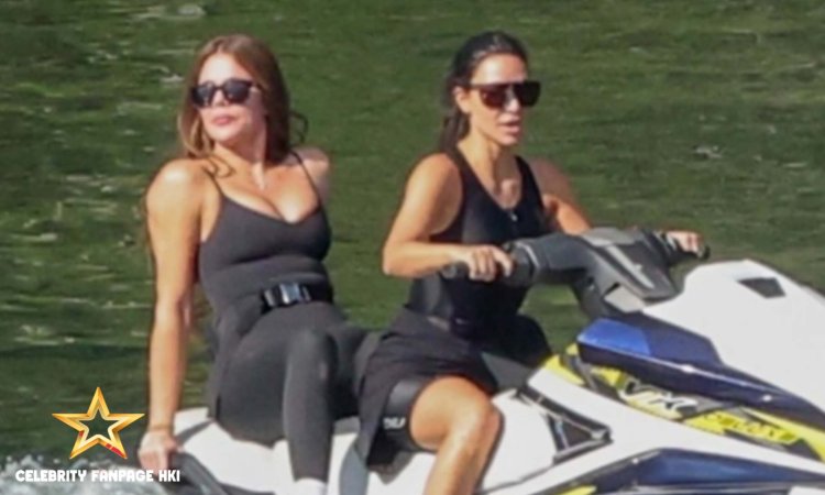 Kim e Khloe Kardashian vão andar de jet-ski durante férias no lago em Idaho