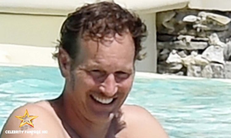 Patrick Wilson é visto sem camisa durante o dia da piscina na Itália com a esposa Dagmara Dominczyk