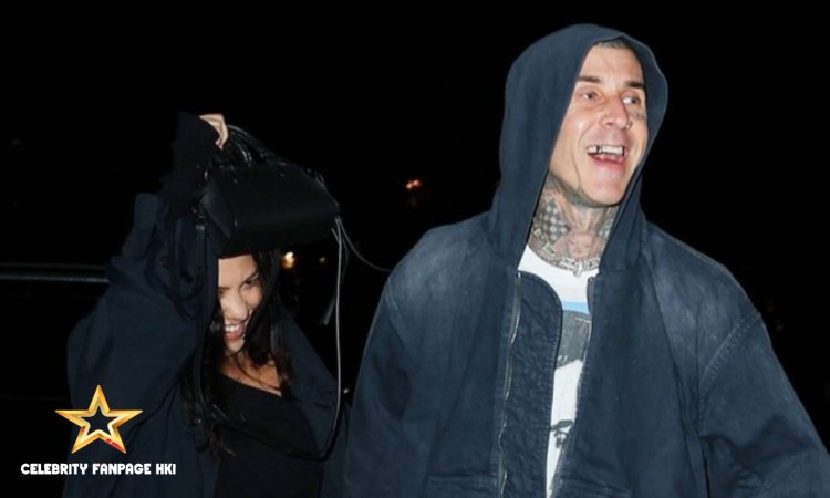 Kourtney Kardashian e Travis Barker sorriem em noite de encontro em Nova York