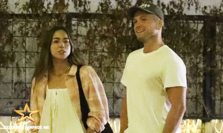 Taron Egerton e Chloe Bennet visto em jantar em L.A.