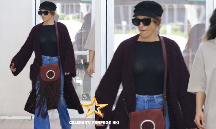 Jennifer Lopez corre Errands em Beverly Hills após reunião recente com o ex-marido Ben Affleck