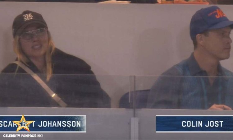 Scarlett Johansson Trolls Marido Colin Jost com seu chapéu durante a noite no Mets vs. Jogo dos Dodgers