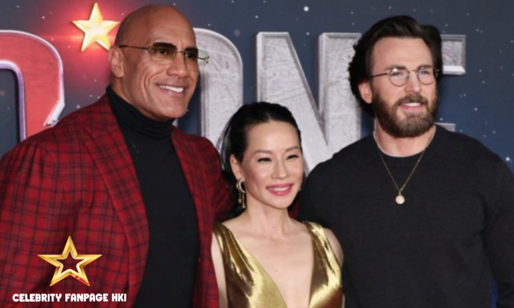 Lucy Liu Goes Glam em Ouro para a estreia de 'Red One' em Nova York com os colegas de elenco Dwayne Johnson e Chris Evans