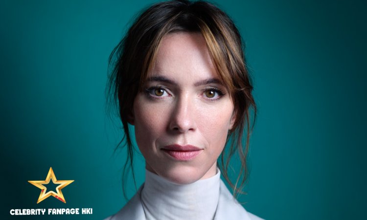 'Tive uma vida selvagem, caótica e linda': Rebecca Hall sobre raça, arrependimentos e aprender a ser ela mesma