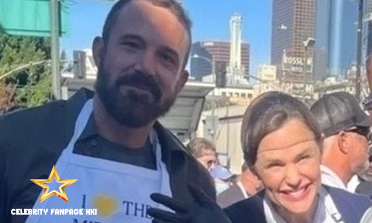 Ben Affleck e Jennifer Garner passam o Dia de Ação de Graças com seus filhos em evento para ajudar a alimentar os sem-teto