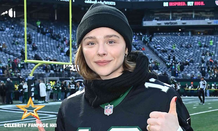 Chloe Grace Moretz, bravando o frio no Jets vs. Seahawks em Nova Jersey.