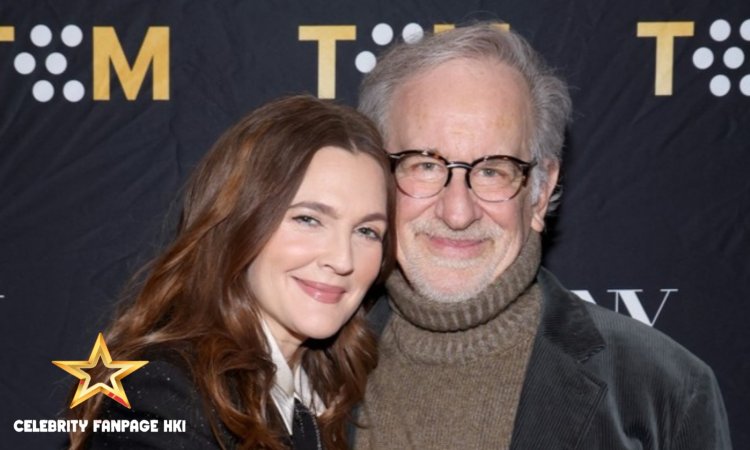 Drew Barrymore e o diretor de 'ET' Steven Spielberg se reúnem e discutem como o clássico de 1982 impactou suas vidas