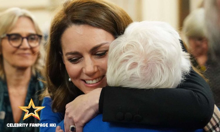 Kate Middleton tem reencontro emocionante com sobreviventes do Holocausto que ela fotografou anteriormente em evento memorial