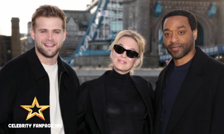 Renee Zellweger Parece Sem Esforço Legal Durante 'Bridget Jones' Photocall Com Leo Woodall & Chiwetel Ejiofor