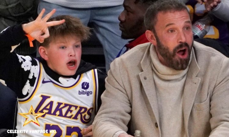 Ben Affleck & Son Samuel Cheer em Los Angeles. Lakers em Game Against Golden State Warriors