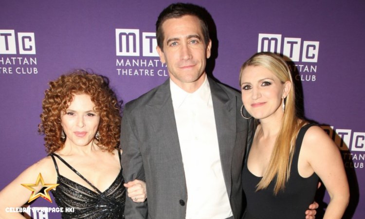 Jake Gyllenhaal, Annaleigh Ashford & Bernadette Peters Ter um 'Domingo no Parque Com George' Reunião!